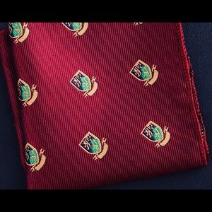 Red patterned pocket square